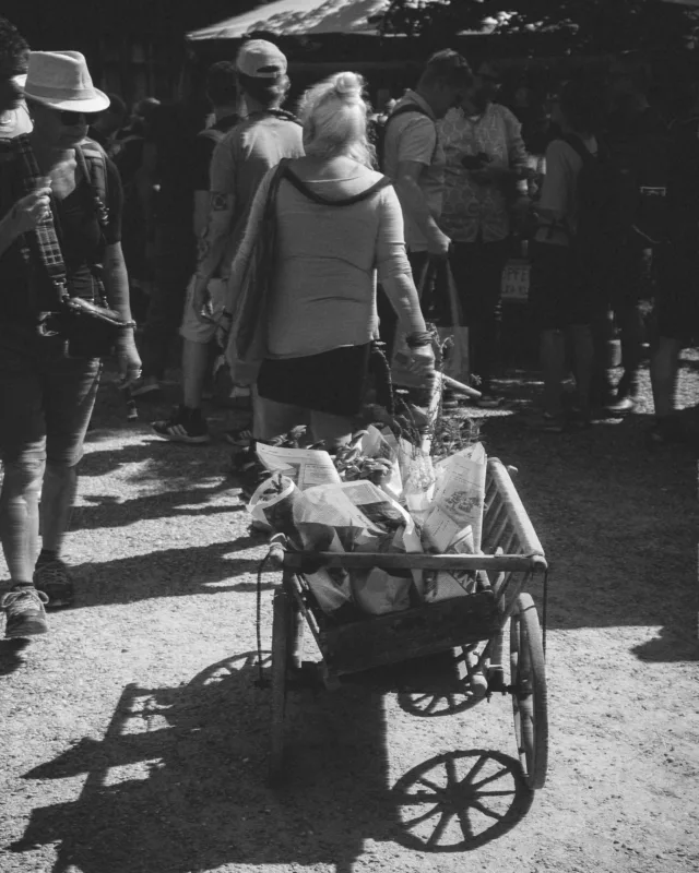 Strolling @bauernhausmuseum_wolfegg Kräuter,- und Blümlesmarkt
#whatisee #documentary_photography #reportagephotography #streetartphotography